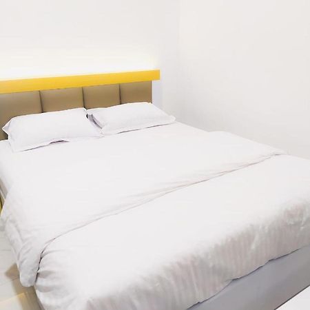 Griya Anggrek Hotel Trenggalek Ngoại thất bức ảnh