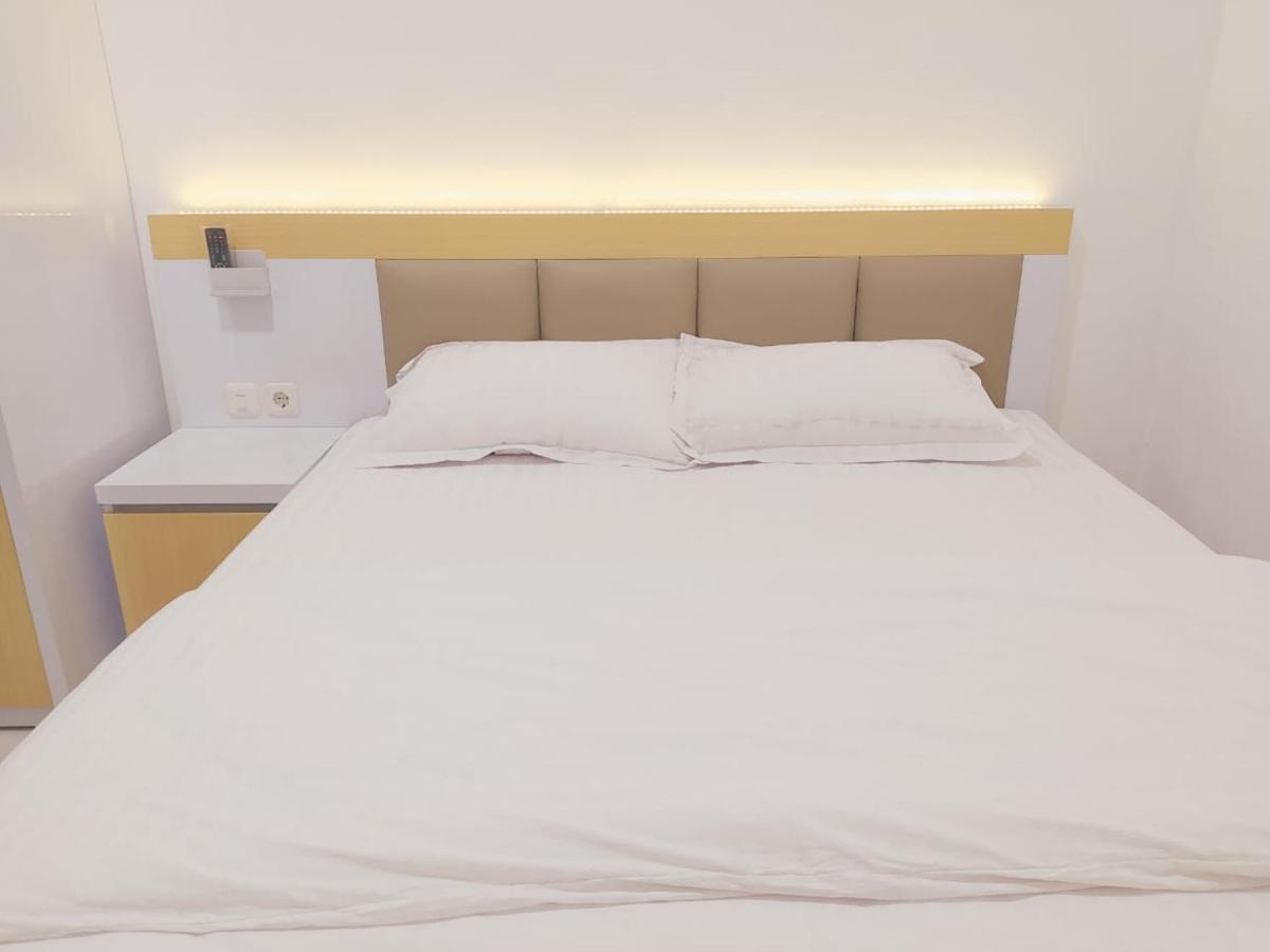 Griya Anggrek Hotel Trenggalek Ngoại thất bức ảnh